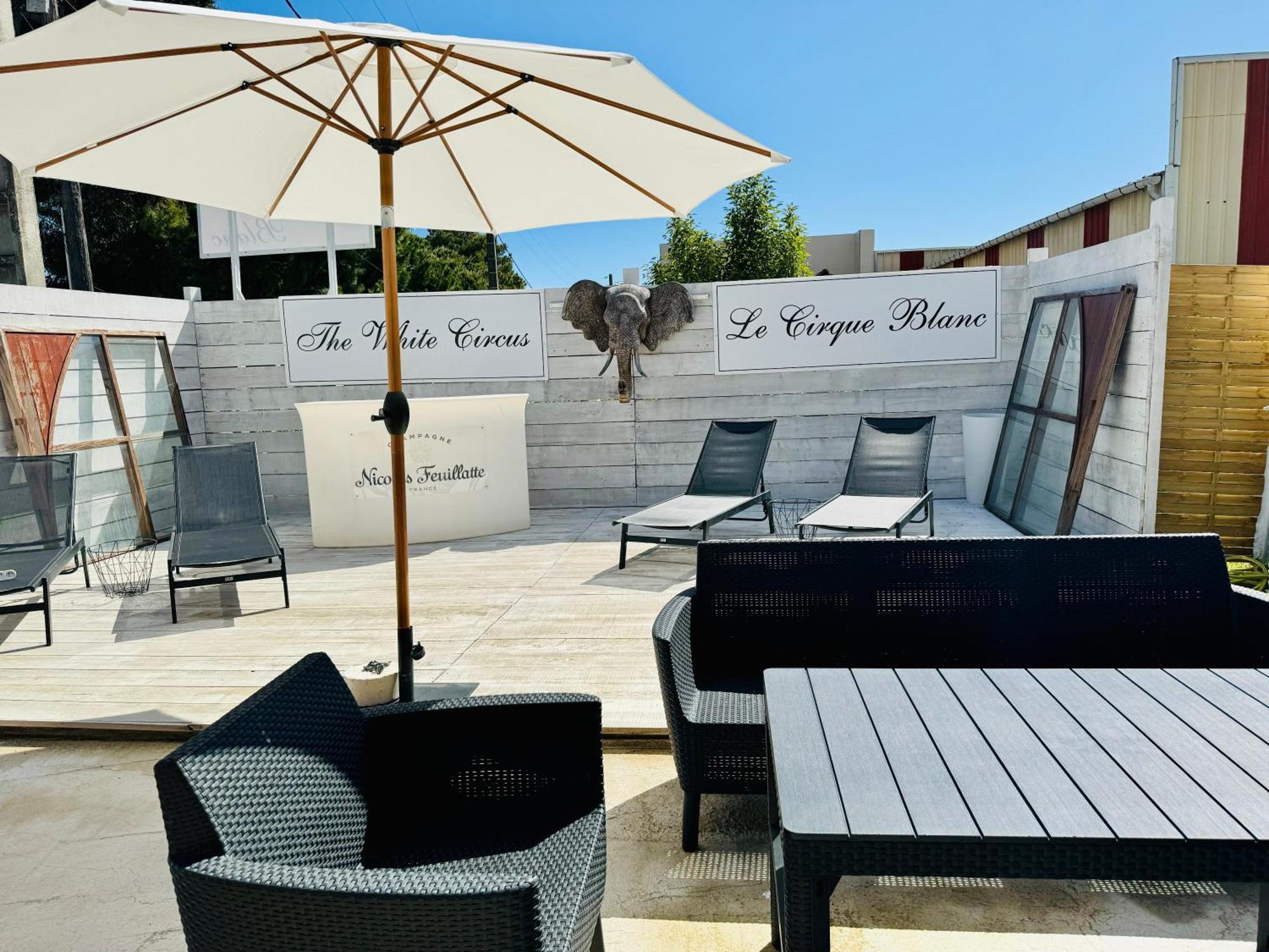 Chalet Avec Piscine *